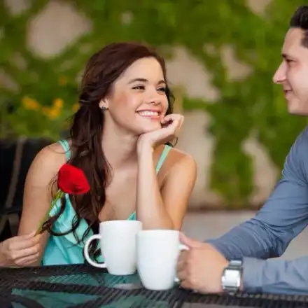 Определено не правете това – как да привлечете вниманието на мъж по време на първа среща?