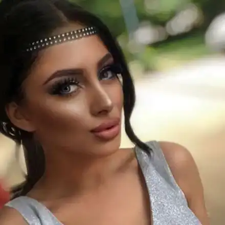 Плеймейтката Жанет Нейчева се сгоди