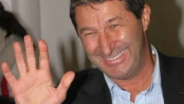 Погребаха Каролев  в затворен ковчег (Oтслабнал драстично, докато лежал в болница)