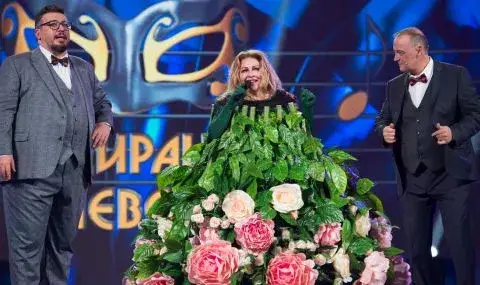 Познаха Рени  в Букета от  „Маскираният певец”