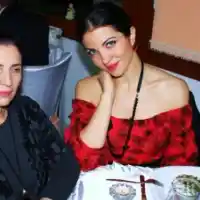 Райна посвети песен на покойната си майка