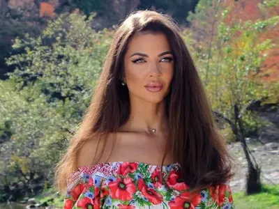 Райна стана на 40: Расте, но и младее! (ФОТО)