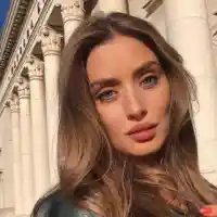 Саня Борисова закъса за шивачки