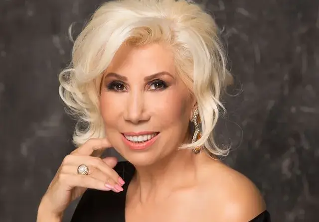 Силвия Кацарова  разгледа Брюксел  с личен гид