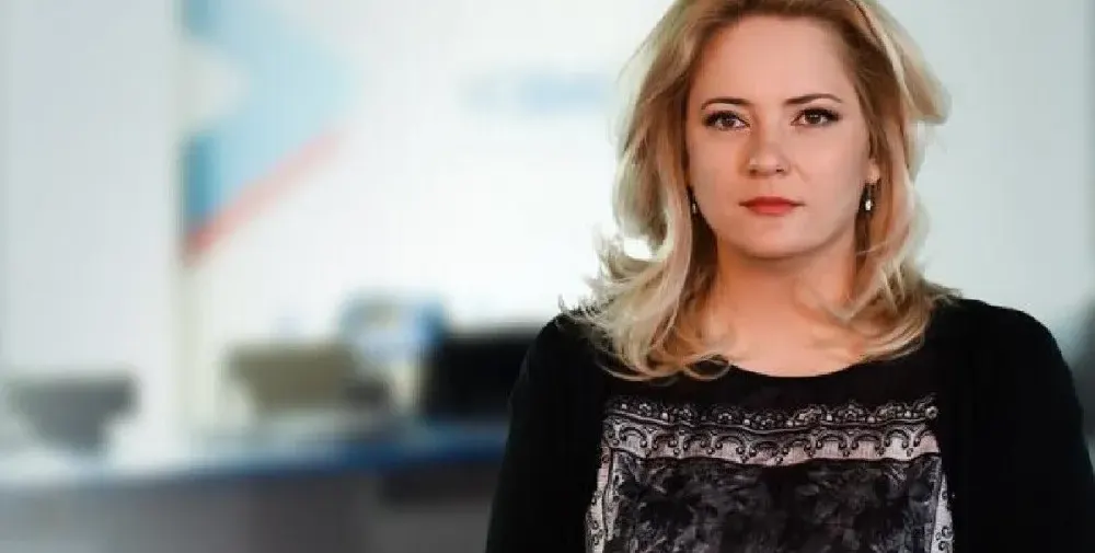 След 12 години връзка: Лора Крумова вдига сватба