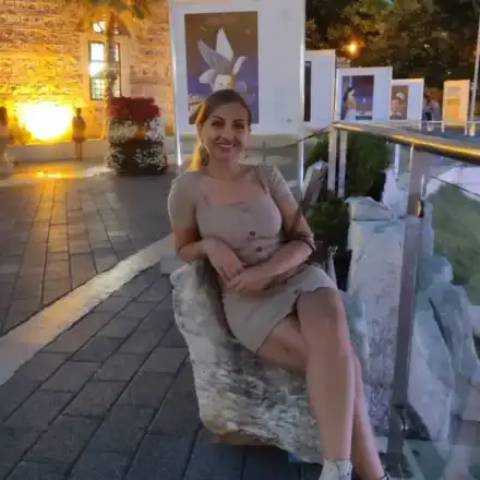 След развода: Майката на Сузанита избяга в Италия