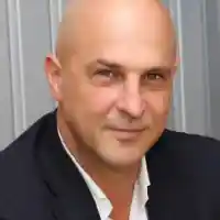 Светльо Витков на косъм от смъртта след зверска катастрофа с млад шофьор