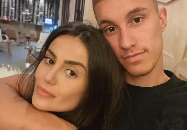 Валери Божинов сватоса сестра си за Левскар