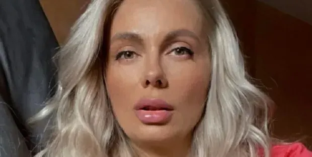 Венета Райкова изду устни?