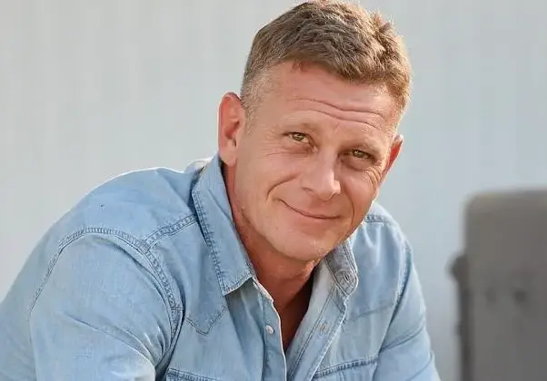 Вергов снима голи жени във Виена