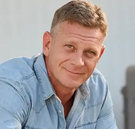 Вергов снима голи жени във Виена