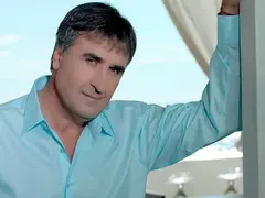 Веселин Маринов  пред фалит