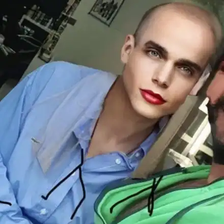 Вижте Божидара Бакалова като мъж и… още нещо! Харесва ли ви? (Снимки в галерията)