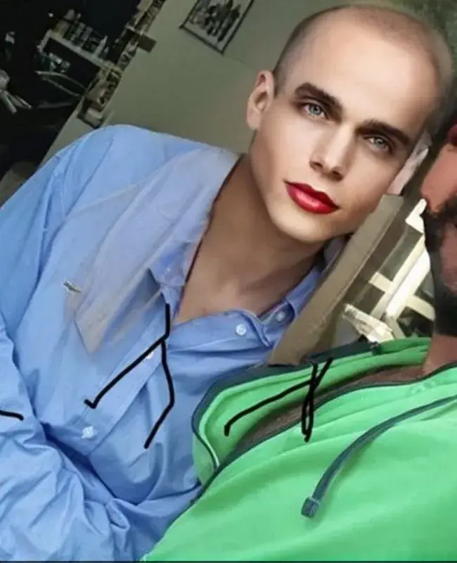 Вижте Божидара Бакалова като мъж и… още нещо! Харесва ли ви? (Снимки в галерията)