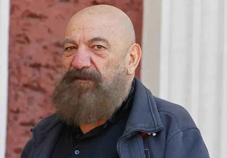 Астор си търси гадже