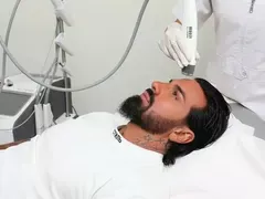 Джизъса опъва бръчки на бартер (Футболистът се подмладява и с ботокс)