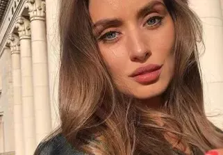 Саня Борисова закъса за шивачки