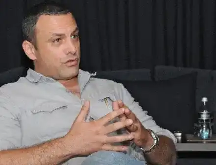 Юксел Кадриев катери Рила в компанията на омъжена блондинка