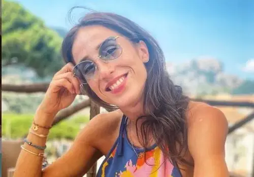 Златно момиче блести в Малага (СНИМКИ)