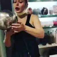 Албена Вулева заприлича на извънземно