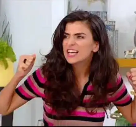 Андреа Банда Банда уволнена, защото искала повече пари