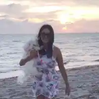 Анита Мейзер си кастрира кутрето! Разхожда го с раница