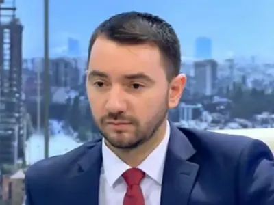 Антон Хекимян обърна гръб на родителите си