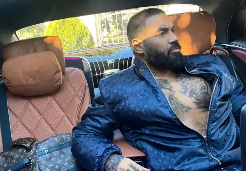 Азис си надраска и лицето! (Вижте новия му татус ТУК)