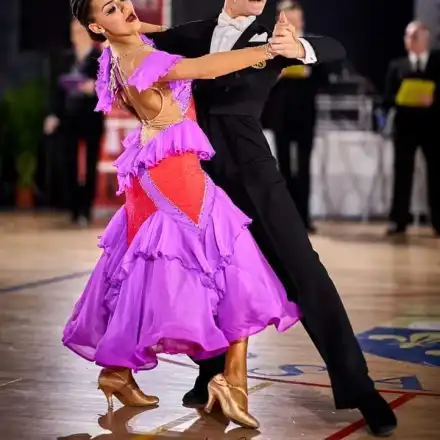 Българката Михаела Антонова е 12 пъти шампион на Франция по спортни танци! Едва на 18 тя мечтае да покори света