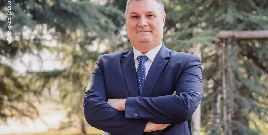 Боби Лазаров затъна в борчове заради хазарт