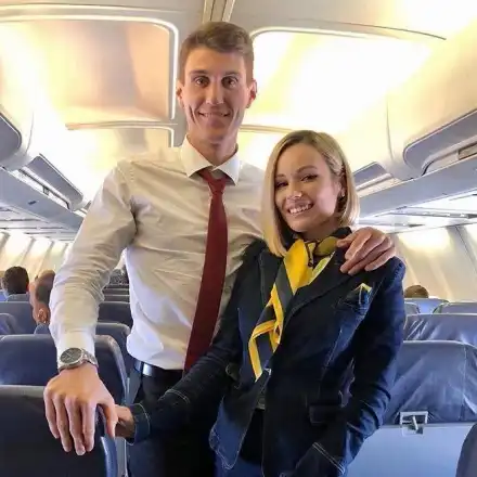 Бранител на ЦСК се сгоди за стюардеса