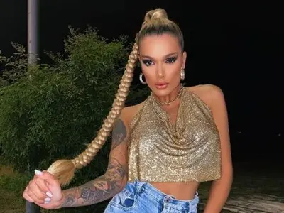 Диона окраде Лейди Гага! (Виж снимката в галерия)