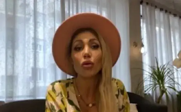 Джулиана Гани  и мъжът й делят  апартамент и  500 бона при развода