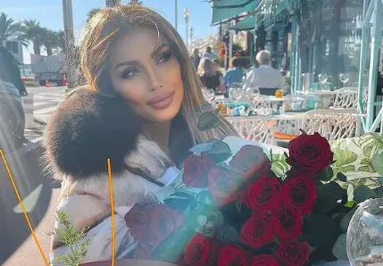 Джулиана Гани  с нов ухажор на  Лазурния бряг