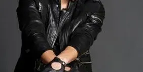 Фолк певецът Илиян остана само по… ПОЛА! (Фото в галерия)