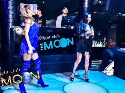 Фолкпевицата Яница мята шотове на участие! Колежката Биляниш й асистира (СНИМКИ)