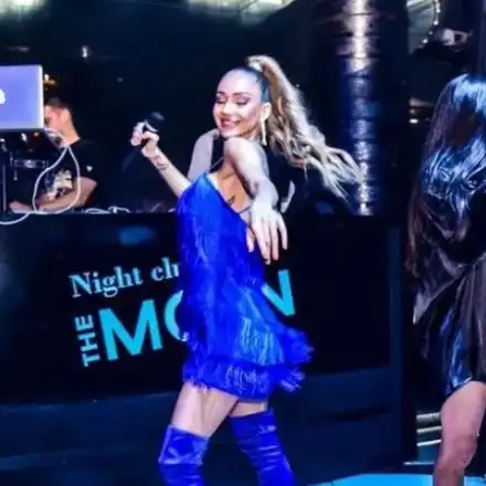 Фолкпевицата Яница мята шотове на участие! Колежката Биляниш й асистира (СНИМКИ)