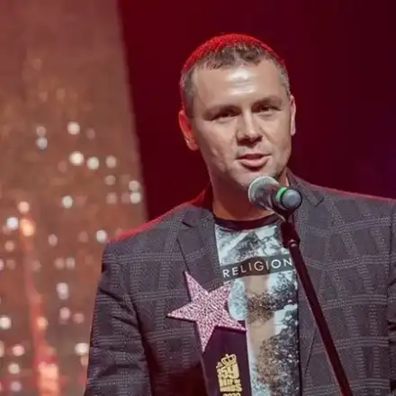 Хазарта ще пее и като депутат