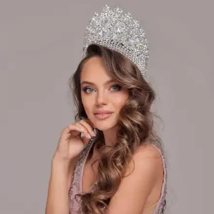 И Мис Вселена Елена Данова – ВАКСИНИРАНА!