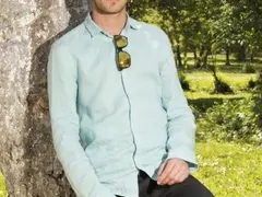 Явор Бахаров се лекува на село, вече не друса, а лови риба