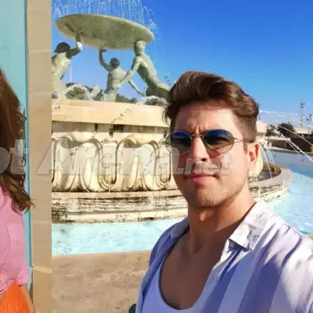 Иво Аръков заведе гаджето в Малта