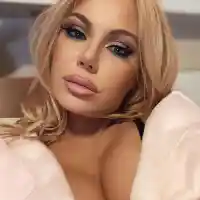 Камелия пак си ги показа