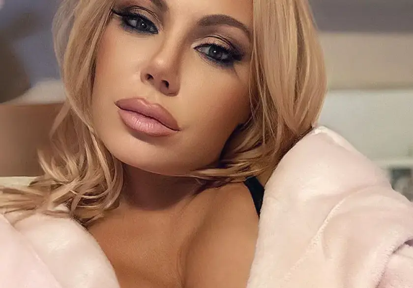 Камелия пак си ги показа