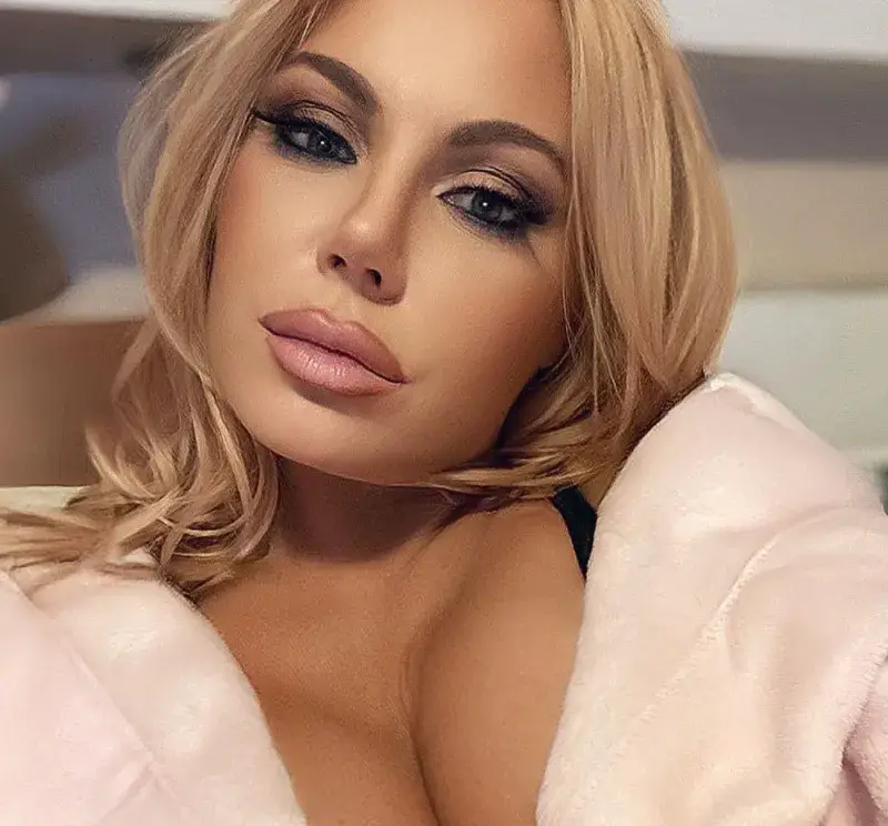 Камелия пак си ги показа