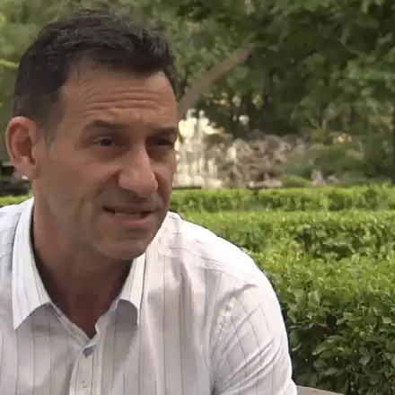 Камен Воденичаров пазарува без маска