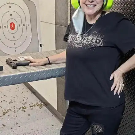 Кичка Бодурова се въоръжи