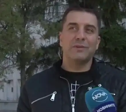 Кой наряза гумите на Борис Дали?