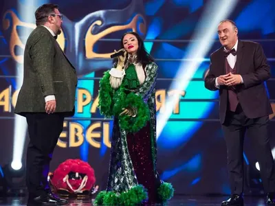 Лейди Би се ваксинирала заради „Маскираният певец“