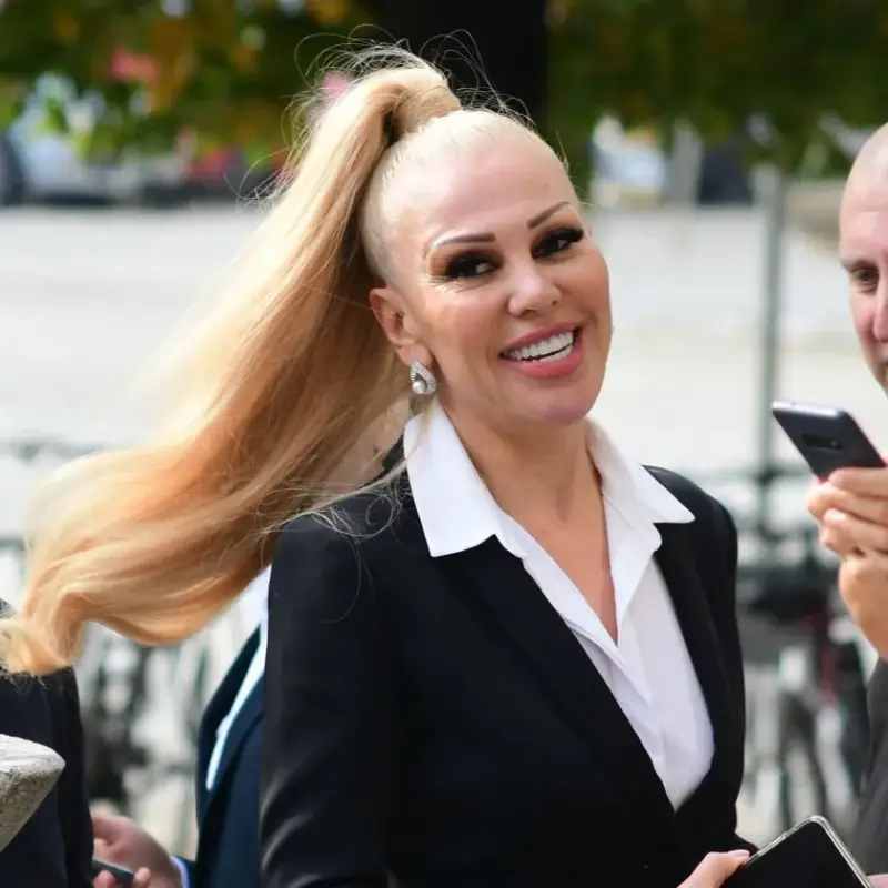 Луна: Аз съм  смела, красива, шармантна и умна, а Слави - непораснало хлапе, не ми е конкурент!