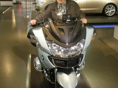 Майката на Стойчо Кацаров живее като кралица (Снимки)